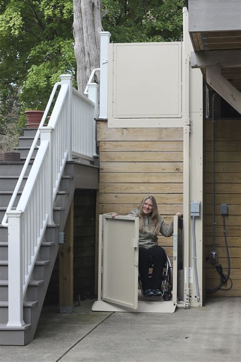 Wheelchair Ramp or Vertical Platform Lift: Which is Right for You?