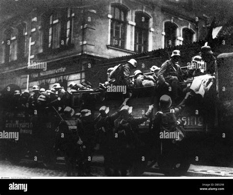 Beer Hall Putsch 1923, putschists climbing lorry, Munich, Germany Stock Photo, Royalty Free ...