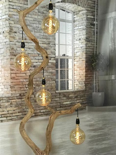 Pied de lampadaire en bois chêne H157cm KONE lampadaire alinea