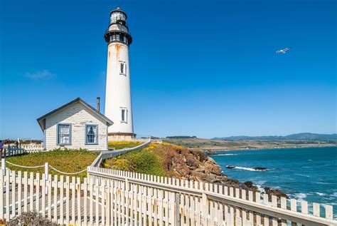 Super-Scenic Lighthouses - Sunset Magazine