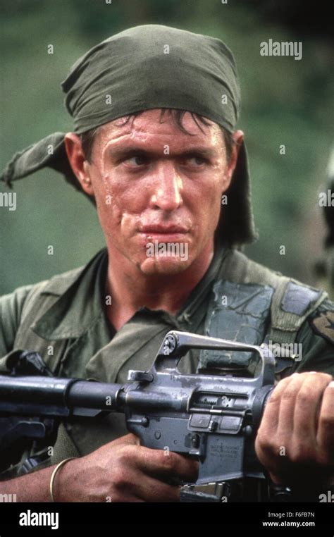 Willem dafoe platoon hi-res stock photography and images - Alamy