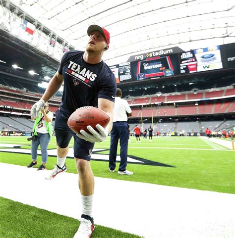 Texans' J.J. Watt injures finger, returns in 'terrible' loss