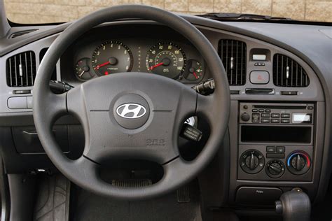 2005 Hyundai Elantra - HD Pictures @ carsinvasion.com