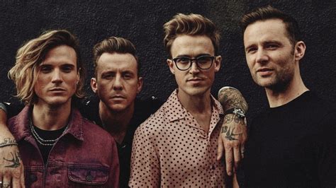 McFly sign first record deal for 10 years - BBC News