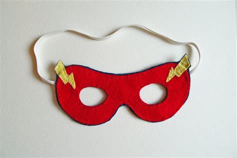 Just Bunch: Super Easy Superhero Mask