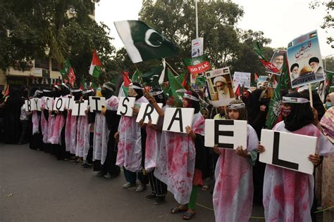 Photos: Freedom of Palestine march from Assembly Hall to American Consulate in Lahore, Pakistan