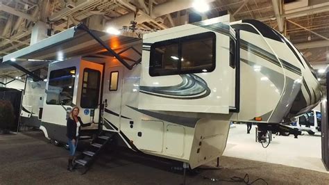 2020 Grand Design Solitude 380FL / 380FL-R For Sale in Woodland, WA - RV Trader