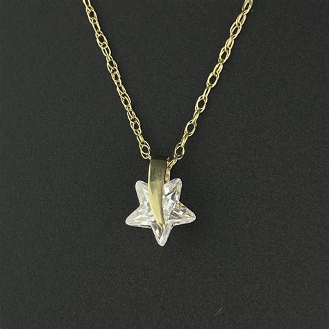 Gold Crystal Star Pendant Necklace – Boylerpf