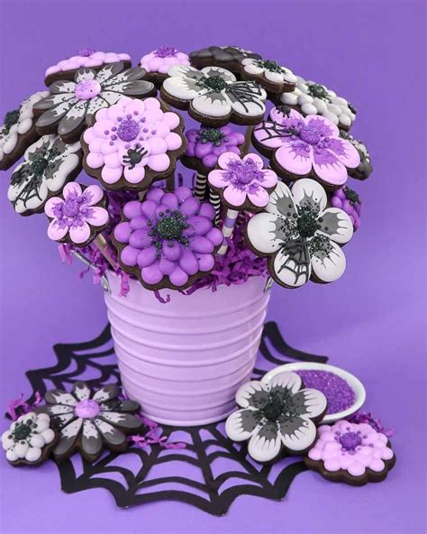 Spooky Halloween Cookie Bouquet by Make Bake Celebrate. You won't believe just how easy these ...