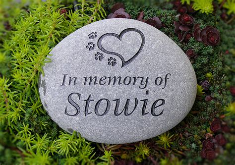 Pet Memorials - Engraved Garden Stones - APetMemorial.com