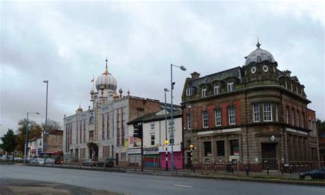 Guru Nanak Gurdwara - Smethwick © Anthony Parkes cc-by-sa/2.0 :: Geograph Britain and Ireland