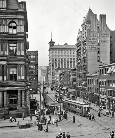 Main Street in Cincinnati, Ohio 1910 | Cincinnati ohio, Old photos, Cincinnati