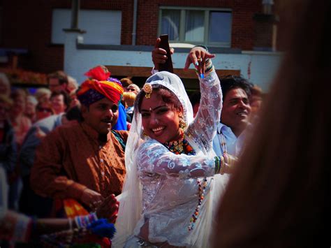 folk dance-India by MangChib on DeviantArt