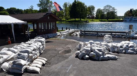 Cayuga prison inmates, staff aiding flood response by filling sandbags | Local News | auburnpub.com