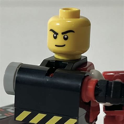 LEGO 71046 Collectible Minifigures Space Series 26: close-up on the ...