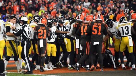 Browns' win over the Steelers ends in a helmet swing and a brawl | CNN