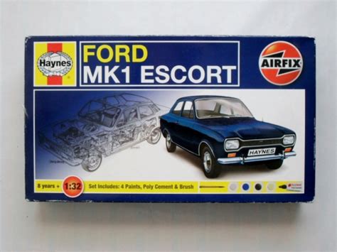 AIRFIX Models | AIRFIX 32312 FORD Mk1 ESCORT HAYNES | Model Kits