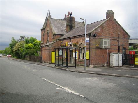 Hooton railway station © Nigel Cox :: Geograph Britain and Ireland