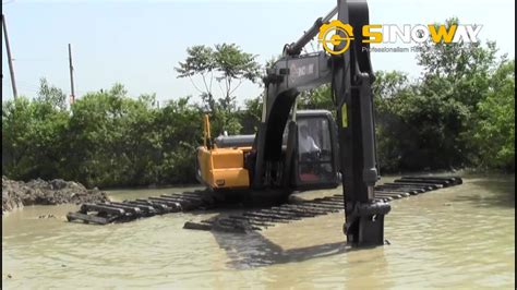 Sinoway Swamp Excavator 30 Ton Amphibious Excavator With Pontoon And ...