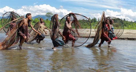 Delivering fresh drinking water to remote West Sepik | United Nations ...