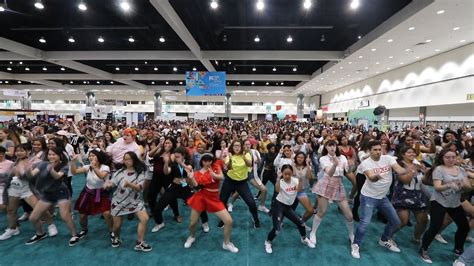 KPOP Random Play Dance at KCON18LA [GoToe KPOP] - YouTube Music