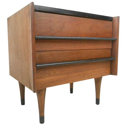 American of Martinsville Mid Century Modern Nightstand For Sale at 1stdibs