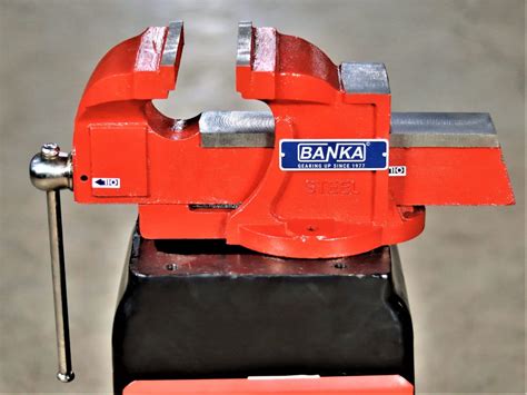 Bench Vice 100 mm To 250 mm – Banka Machine