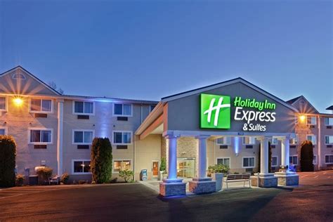 HOLIDAY INN EXPRESS & SUITES BURLINGTON $142 ($̶1̶5̶9̶) - Updated 2023 ...