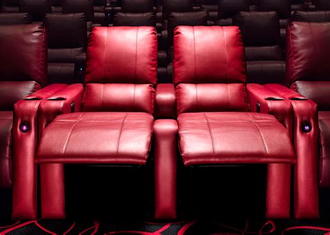 3 Reasons the Multiplex Is Dying Again | The Motley Fool