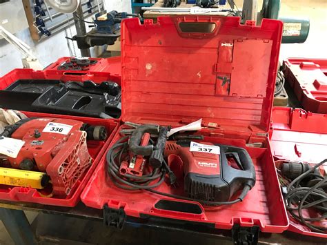 HILTI TE 500-AVR JACK HAMMER IN CASE - Able Auctions