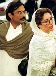 BBC NEWS | In Pictures | Life in pictures: Benazir Bhutto