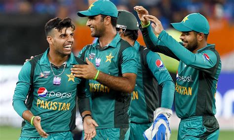 In pictures: Highlights from the lacklustre Pak vs India Asia Cup match - Sport - DAWN.COM
