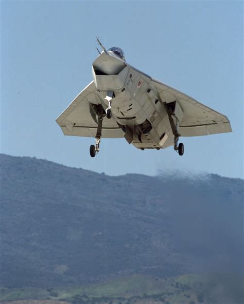 Boeing X-32 Experimental JSF STOVL CTOLCV XPLANE Aircraft History Pictures and Facts