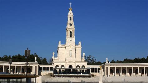 Fátima: Catholic Pilgrimage - Portugal - Golf Holidays in Portugal ...