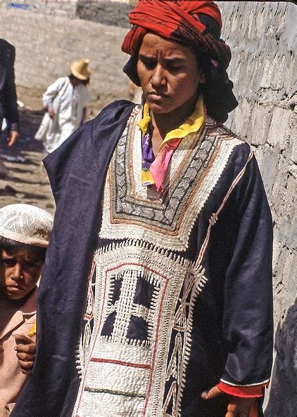 Garments of the Bajil Region - The Zay Initiative