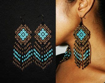 Huichol Tribal Earrings Aztec Pattern от BiuluArtisanBoutique | Aztec earrings, Bead work, Seed ...