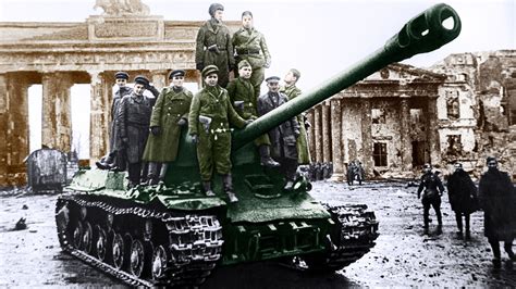 How the Joseph Stalin tank finished off Nazi Germany - Russia Beyond