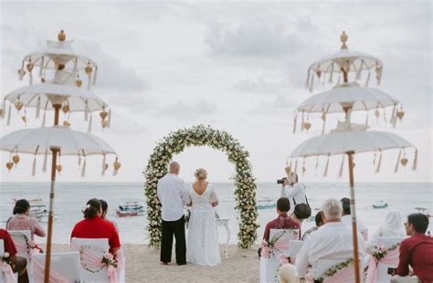 Beach Wedding by Holiday Inn Resort Baruna Bali | Bridestory.com