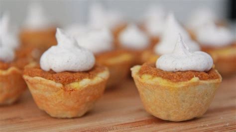 Easy Mini Pumpkin Pie Bites Recipe | Divas Can Cook