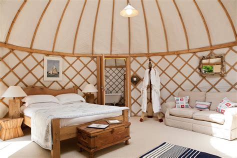 Rue de Emily: Yes to Yurts!