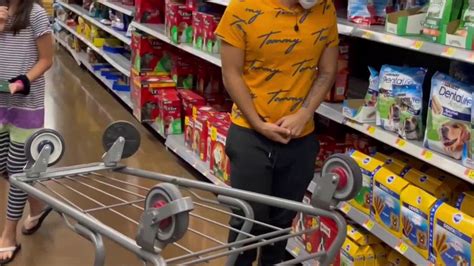 Bumping Shopping Cart Prank 😂🤣😂🛒 #bumping #cartpranks - YouTube