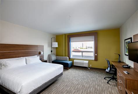 Holiday Inn Express Lethbridge Southeast, an IHG Hotel Lethbridge, Alberta, CA - Reservations.com