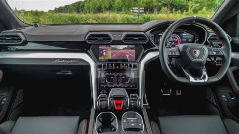 Кроссовер lamborghini urus интерьер 84 фото