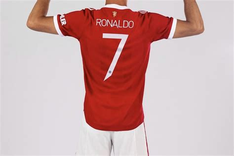 Ronaldo to wear iconic #7 jersey - The Busby Babe