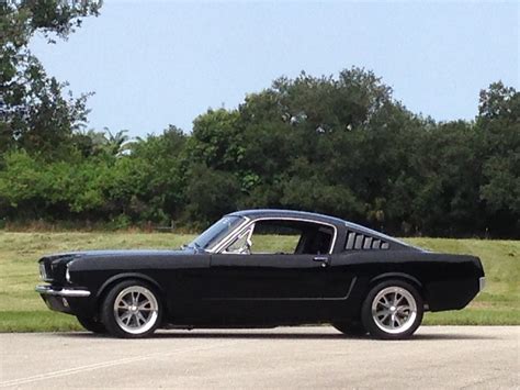 1965 Ford Mustang Fastback Restomod