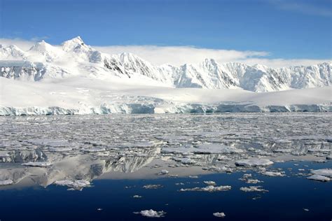 Antarctic Desert - World`s Largest Desert - Ice Desert - XciteFun.net