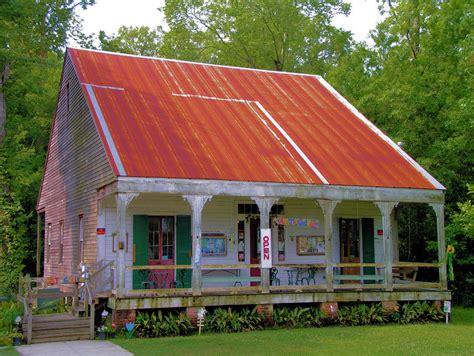 Old Cajun style house located in the Cajun Village near Sorrento LA (2005). Bayou House, Cracker ...