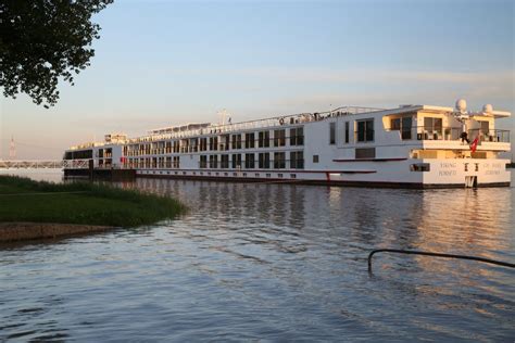 Cruising Bordeaux with Viking River Cruises - Dave's Travel Corner