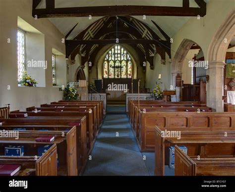 St james church interior hi-res stock photography and images - Alamy