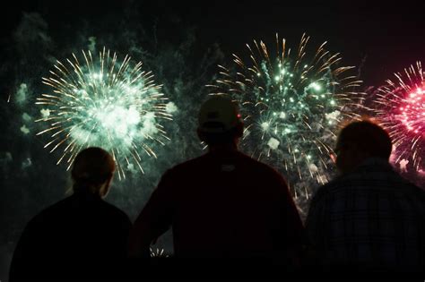 Skyfire fireworks draw more than 100,000 to Lake Burley Griffin | The ...